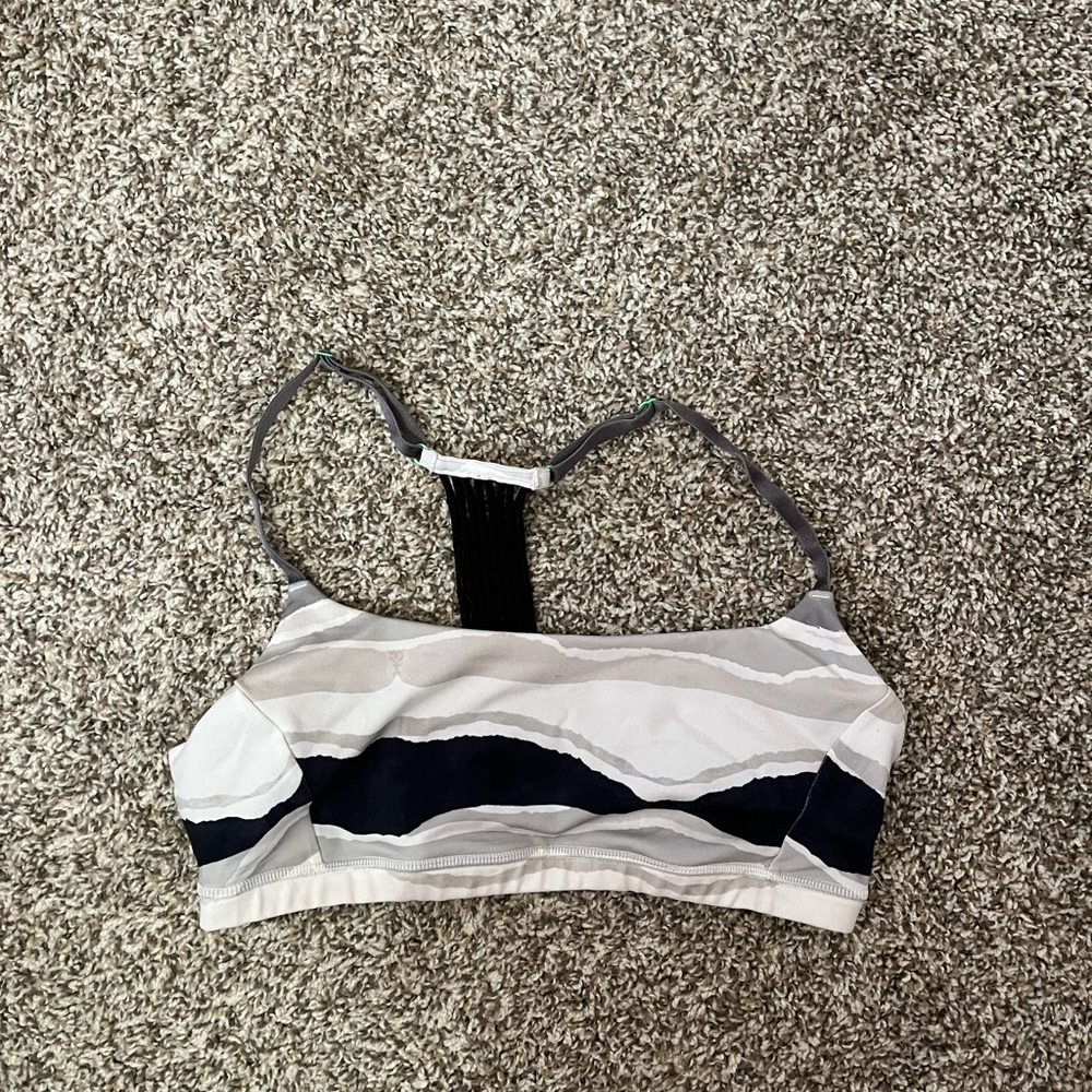 Lululemon sports bra
